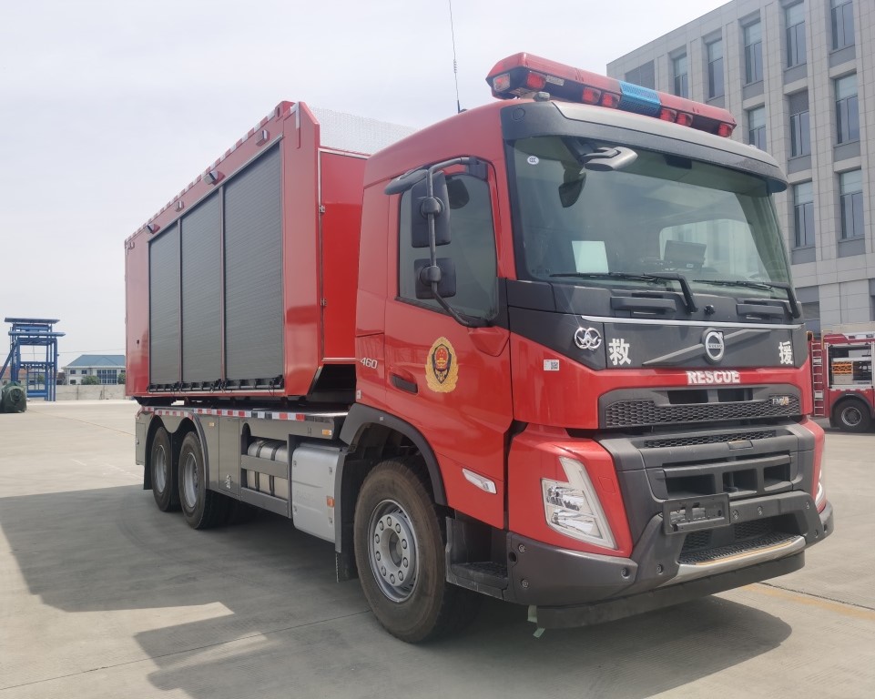 沃尔沃后双桥器材消防車(chē)